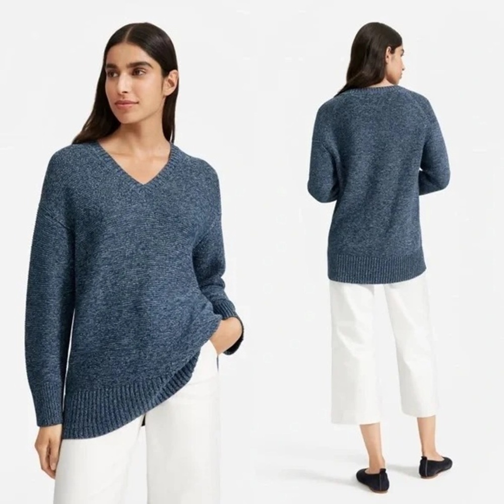 *SOLD* Everlane The Link Stitch Oversized Cotton V-Neck Blue Sweater- Size Small